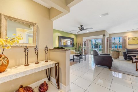 Купить виллу или дом в Майами, Флорида 9 комнат, 217.58м2, № 2043666 - фото 7