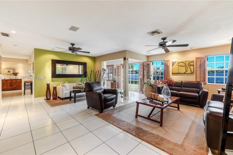 Купить виллу или дом в Майами, Флорида 9 комнат, 217.58м2, № 2043666 - фото 10