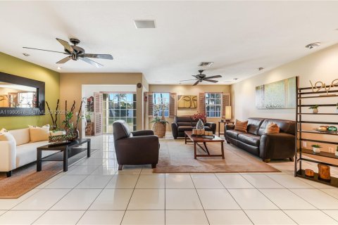 Купить виллу или дом в Майами, Флорида 9 комнат, 217.58м2, № 2043666 - фото 8