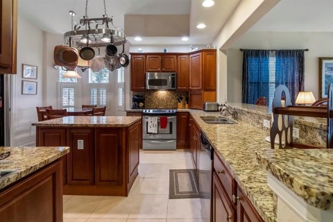 Condo in Howey-in-the-Hills, Florida, 4 bedrooms  № 1212887 - photo 12