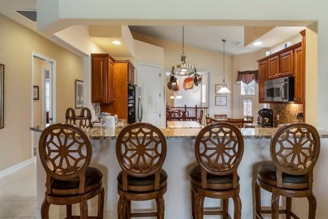 Condo in Howey-in-the-Hills, Florida, 4 bedrooms  № 1212887 - photo 14