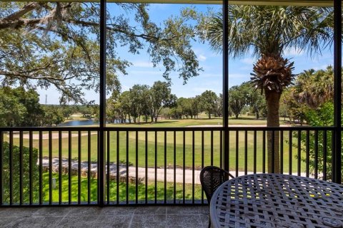 Condo in Howey-in-the-Hills, Florida, 4 bedrooms  № 1212887 - photo 2
