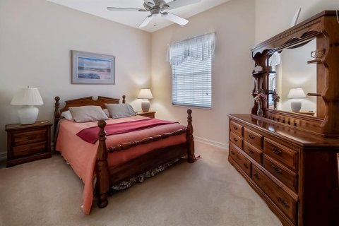 Condo in Howey-in-the-Hills, Florida, 4 bedrooms  № 1212887 - photo 29