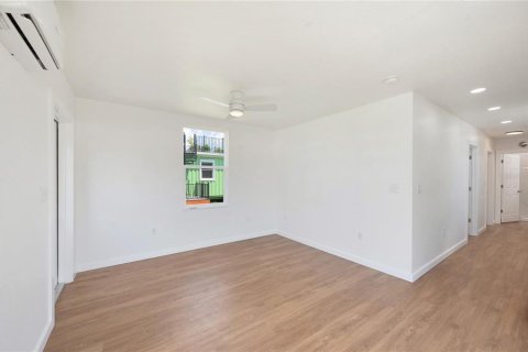 House in Englewood, Florida 2 bedrooms, 59.46 sq.m. № 1916249 - photo 21
