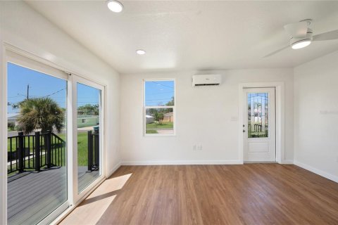 House in Englewood, Florida 2 bedrooms, 59.46 sq.m. № 1916249 - photo 20
