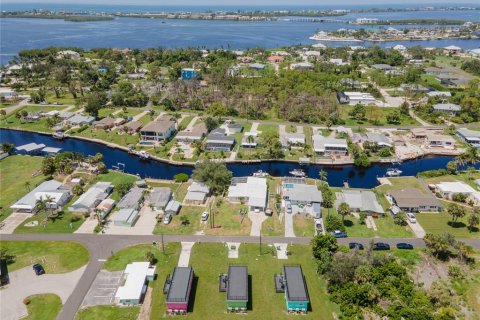 House in Englewood, Florida 2 bedrooms, 59.46 sq.m. № 1916249 - photo 10