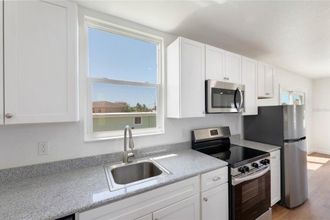 House in Englewood, Florida 2 bedrooms, 59.46 sq.m. № 1916249 - photo 24