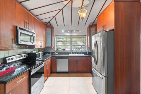 Купить виллу или дом в Майами-Бич, Флорида 3 спальни, 258.45м2, № 2018478 - фото 19