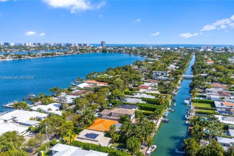 Купить виллу или дом в Майами-Бич, Флорида 3 спальни, 258.45м2, № 2018478 - фото 15
