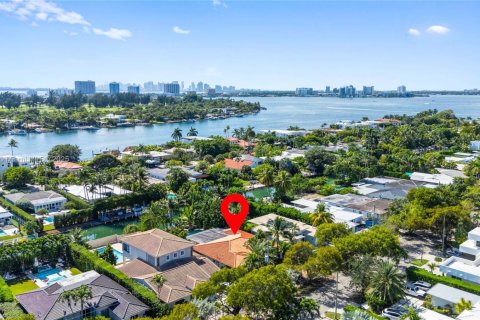 Купить виллу или дом в Майами-Бич, Флорида 3 спальни, 258.45м2, № 2018478 - фото 16