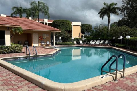 Купить кондоминиум в Маргит, Флорида 2 спальни, 101.26м2, № 1931111 - фото 5