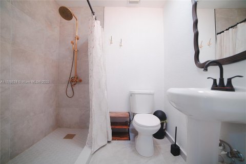 Casa en venta en Miami Lakes, Florida, 3 dormitorios, 177.72 m2 № 1740040 - foto 21