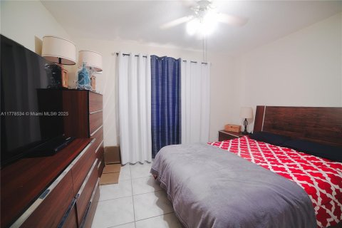 Casa en venta en Miami Lakes, Florida, 3 dormitorios, 177.72 m2 № 1740040 - foto 25