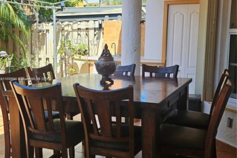 Casa en venta en Miami Lakes, Florida, 3 dormitorios, 177.72 m2 № 1740040 - foto 27