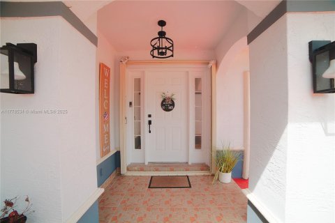 Casa en venta en Miami Lakes, Florida, 3 dormitorios, 177.72 m2 № 1740040 - foto 5