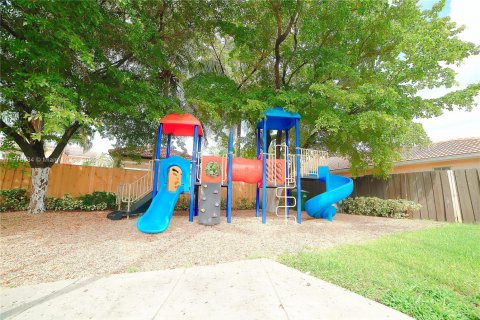 Casa en venta en Miami Lakes, Florida, 3 dormitorios, 177.72 m2 № 1740040 - foto 29