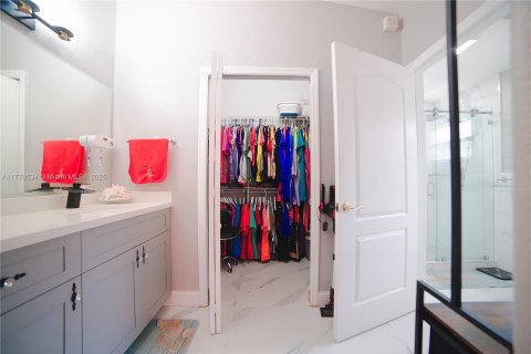 Casa en venta en Miami Lakes, Florida, 3 dormitorios, 177.72 m2 № 1740040 - foto 23