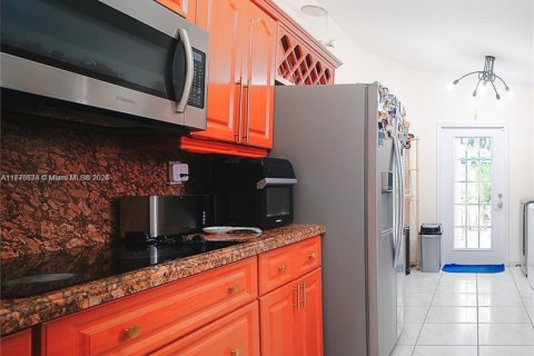 Casa en venta en Miami Lakes, Florida, 3 dormitorios, 177.72 m2 № 1740040 - foto 15