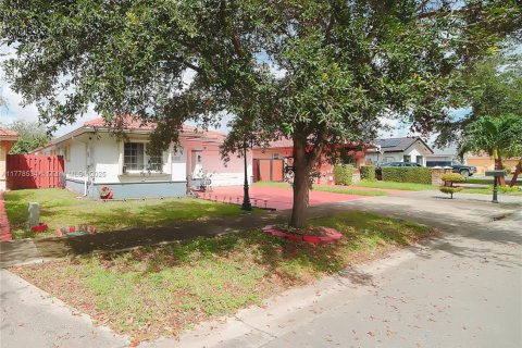 Casa en venta en Miami Lakes, Florida, 3 dormitorios, 177.72 m2 № 1740040 - foto 3