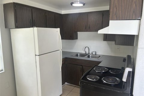 Villa ou maison à louer à Pinellas Park, Floride: 2 chambres, 71.16 m2 № 1848146 - photo 2