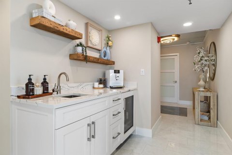 Condo in North Palm Beach, Florida, 3 bedrooms  № 2402062 - photo 15