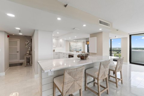 Condo in North Palm Beach, Florida, 3 bedrooms  № 2402062 - photo 5