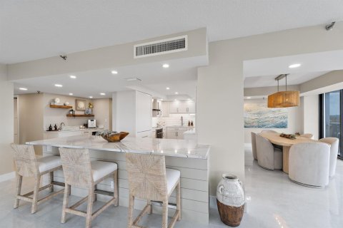 Condo in North Palm Beach, Florida, 3 bedrooms  № 2402062 - photo 17