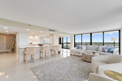 Condo in North Palm Beach, Florida, 3 bedrooms  № 2402062 - photo 8