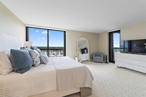 Condo in North Palm Beach, Florida, 3 bedrooms  № 2402062 - photo 28