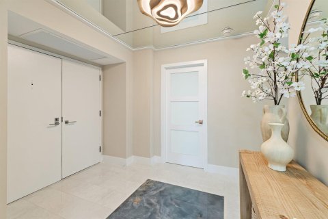 Condo in North Palm Beach, Florida, 3 bedrooms  № 2402062 - photo 2