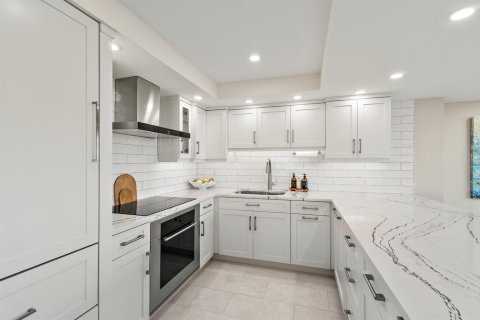 Condo in North Palm Beach, Florida, 3 bedrooms  № 2402062 - photo 13