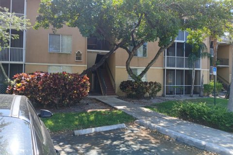 Condominio en venta en Pompano Beach, Florida, 1 dormitorio, 76.18 m2 № 1224865 - foto 1