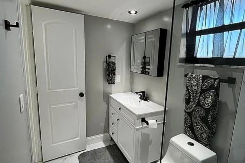 Condo in Lake Worth, Florida, 1 bedroom № 2250758 - photo 13