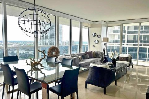 Снять в аренду кондоминиум в Халландейл-Бич, Флорида 2 спальни, 135.45м2, № 1997642 - фото 8