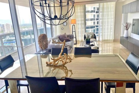 Снять в аренду кондоминиум в Халландейл-Бич, Флорида 2 спальни, 135.45м2, № 1997642 - фото 13