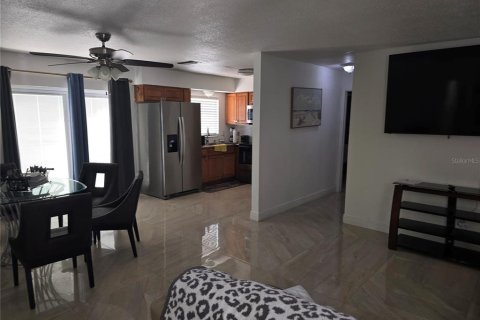 Casa en venta en Sarasota, Florida, 4 dormitorios, 124.49 m2 № 2216968 - foto 4
