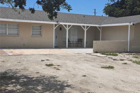 House in Sarasota, Florida 4 bedrooms, 124.49 sq.m. № 2216968