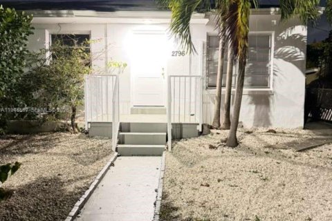 House in Miami, Florida 2 bedrooms, 176.51 sq.m. № 2002953