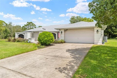 House in Brooksville, Florida 3 bedrooms, 186.92 sq.m. № 1873669 - photo 6