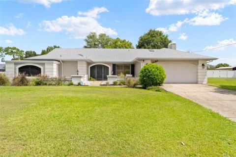 House in Brooksville, Florida 3 bedrooms, 186.92 sq.m. № 1873669 - photo 1