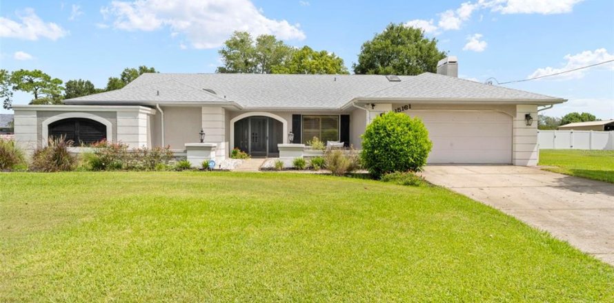 Casa en Brooksville, Florida 3 dormitorios, 186.92 m2 № 1873669