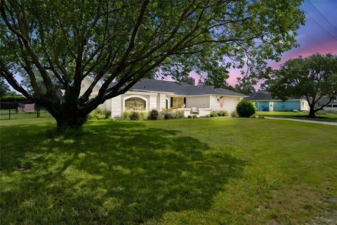 House in Brooksville, Florida 3 bedrooms, 186.92 sq.m. № 1873669 - photo 2