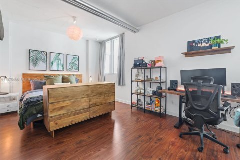 Condo in Miami, Florida  № 2038487 - photo 11