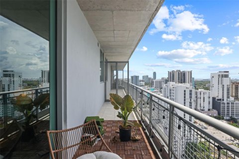 Condo in Miami, Florida  № 2038487 - photo 16