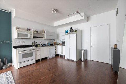 Condo in Miami, Florida  № 2038487 - photo 13