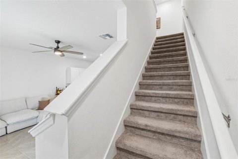 Townhouse in Land O' Lakes, Florida 3 bedrooms, 155.43 sq.m. № 2200482 - photo 19
