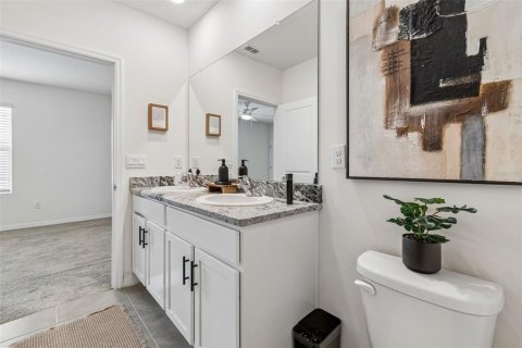 Townhouse in Land O' Lakes, Florida 3 bedrooms, 155.43 sq.m. № 2200482 - photo 24