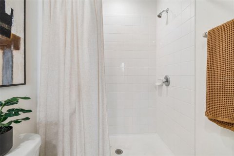 Townhouse in Land O' Lakes, Florida 3 bedrooms, 155.43 sq.m. № 2200482 - photo 25