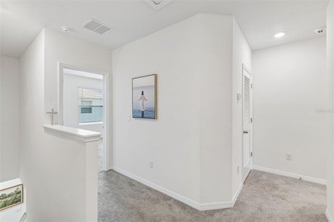Townhouse in Land O' Lakes, Florida 3 bedrooms, 155.43 sq.m. № 2200482 - photo 20