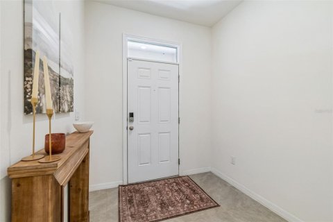 Townhouse in Land O' Lakes, Florida 3 bedrooms, 155.43 sq.m. № 2200482 - photo 5